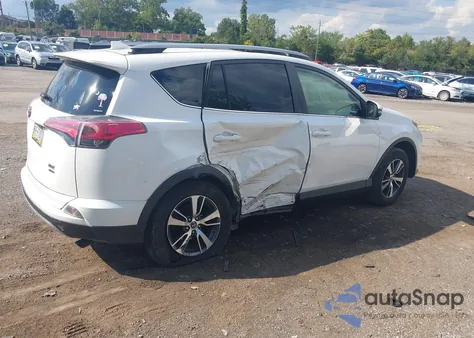2017 Toyota Rav4 Xle z USA, uszkodzony, nr VIN JTMRFREVXHJ123793